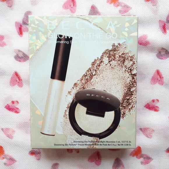 Becca Cosmetics: Glow On The Glow Kit - Moonstone - Picture 2 of 15